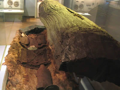 bronze age girl coffin